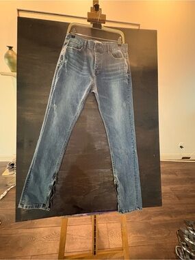 Fear of God Slim Jeans in Light Blue Wash